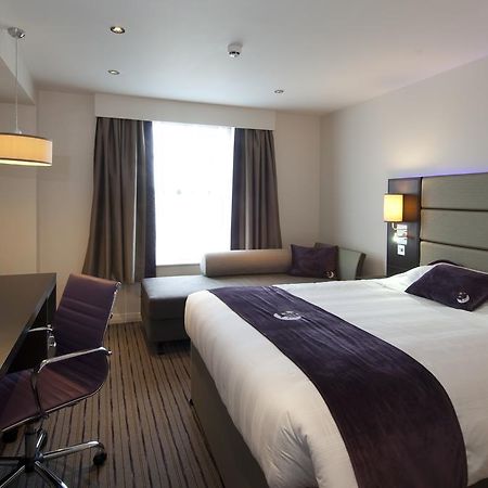 Premier Inn هارلو المظهر الخارجي الصورة