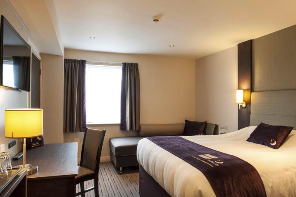 Premier Inn هارلو الغرفة الصورة