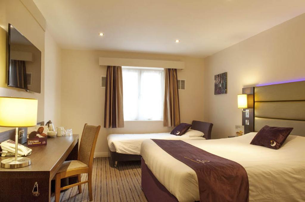 Premier Inn هارلو الغرفة الصورة