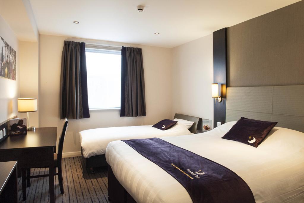 Premier Inn هارلو الغرفة الصورة