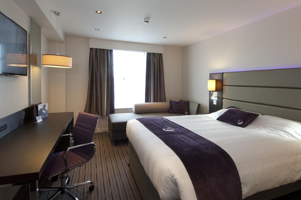 Premier Inn هارلو المظهر الخارجي الصورة