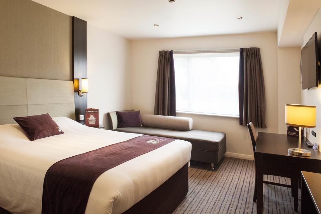 Premier Inn هارلو المظهر الخارجي الصورة