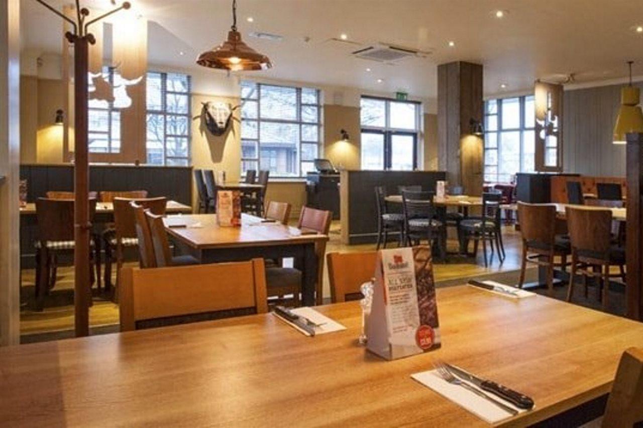 Premier Inn هارلو المظهر الخارجي الصورة